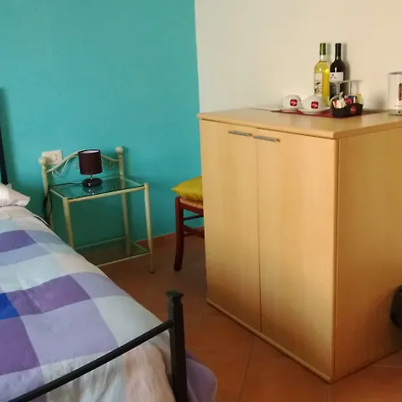 西尼斯雕像旅馆 招待所